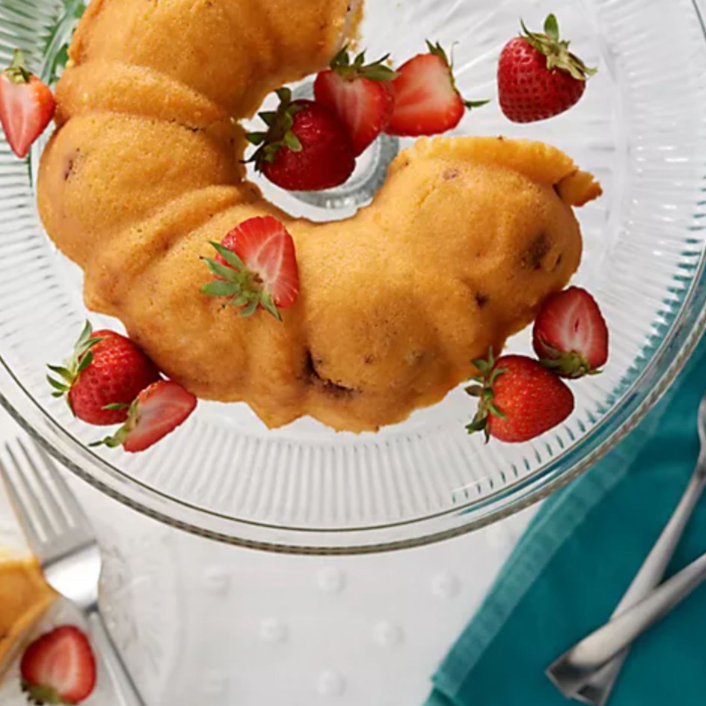 Strawberry Bundt Cake - 24oz